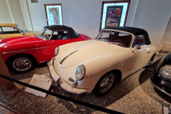 10-Campanula-camping-museum-Porsche