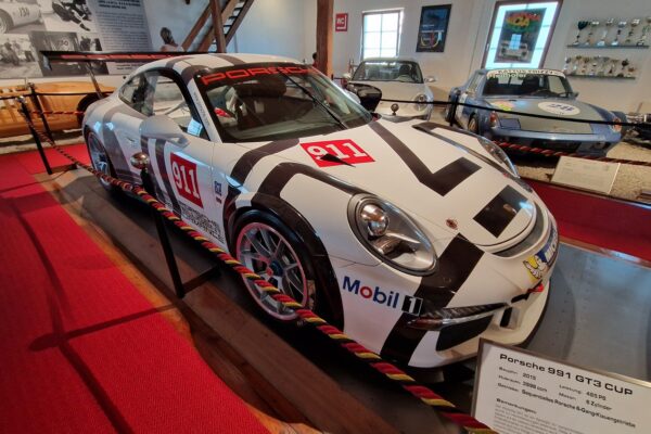 11-Campanula-camping-museum-Porsche