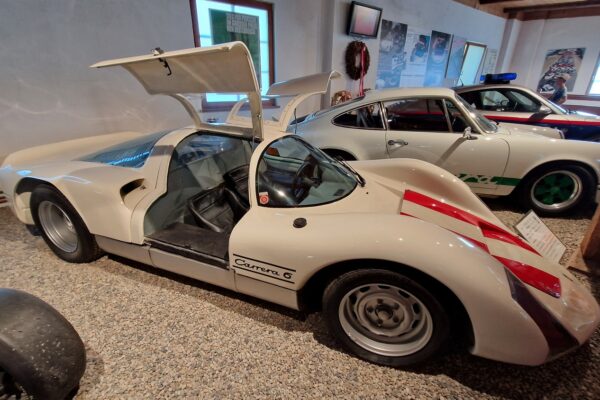 13-Campanula-camping-museum-Porsche