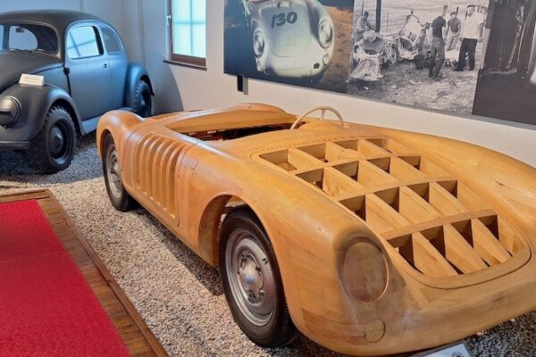 6-Campanula-camping-museum-Porsche